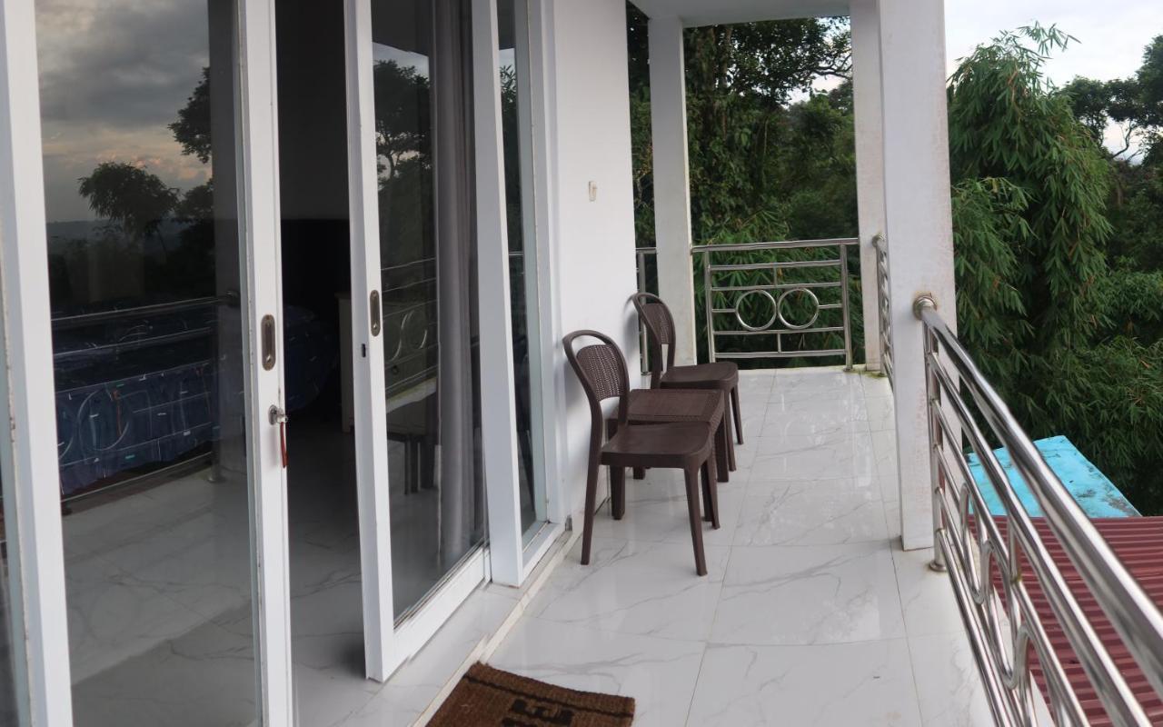 Отель Narwastu Hills Tomohon Экстерьер фото